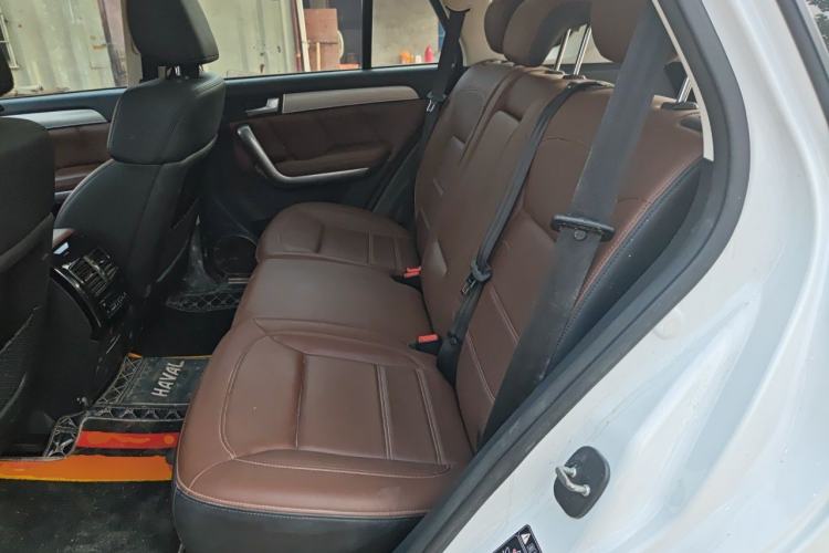 Used Haval H8 2017 2.0T Gasoline Two-Wheel Drive Enjoyment Version Left Rear Seat