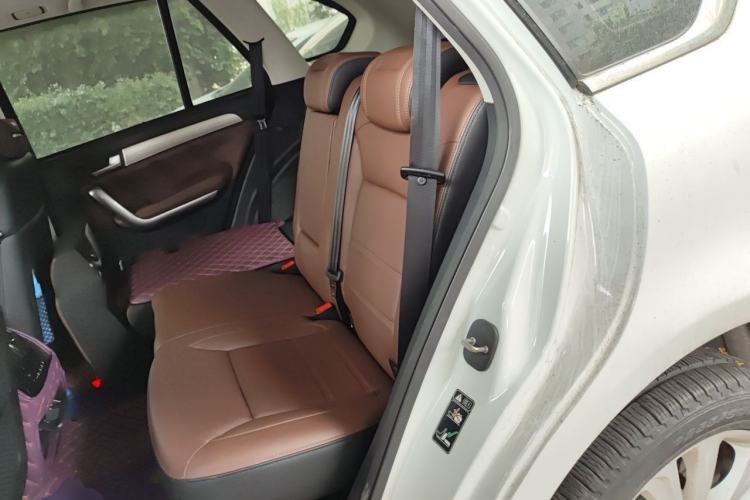 Used Haval H8 2017 2.0T Gasoline Two-Wheel Drive Enjoyment Version Left Rear Seat