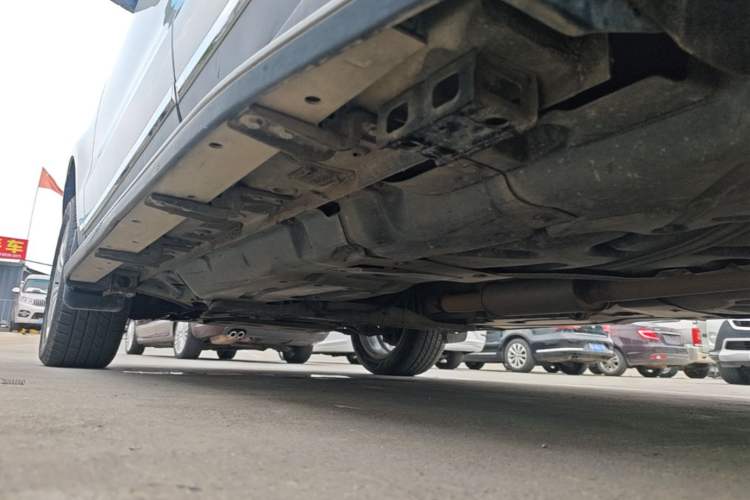 Used Haval H8 2017 2.0T Gasoline Two-Wheel Drive Smart Edition Left Side Sill