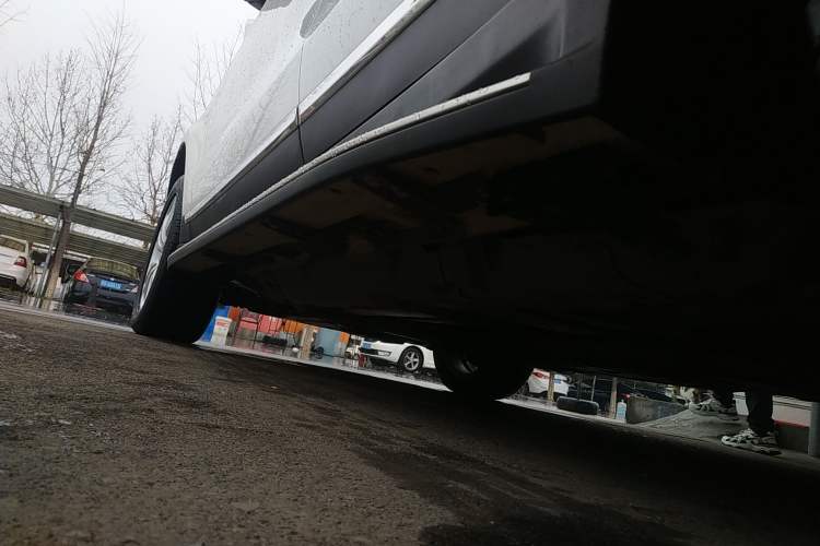 Used Haval H8 2017 2.0T Gasoline Two-Wheel Drive Smart Edition Left Side Sill