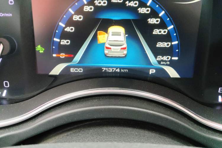 Used Haval H8 2017 2.0T Gasoline 4x4 Smart Enjoyment Version Odometer Close Up