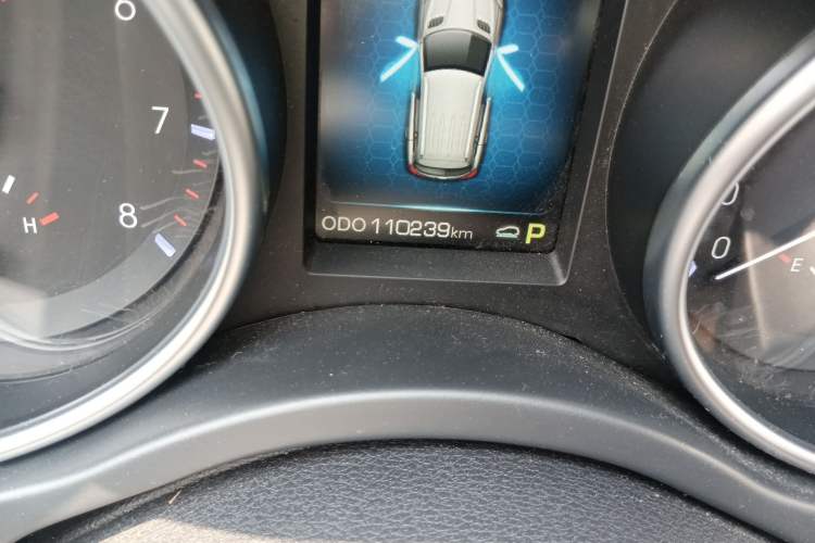 Used Haval H8 2017 2.0T Gasoline Two-Wheel Drive Enjoyment Version Odometer Close Up