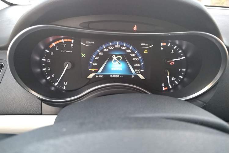 Used Haval H8 2017 2.0T Gasoline 4x4 Enjoyment Model Odometer Close Up