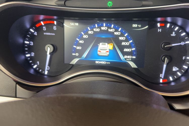 Used Haval H8 2017 2.0T Diesel Two-Wheel Drive Smart Edition Odometer Close Up