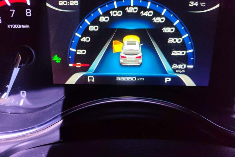 Used Haval H8 2017 2.0T Gasoline Two-Wheel Drive Smart Edition Odometer Close Up