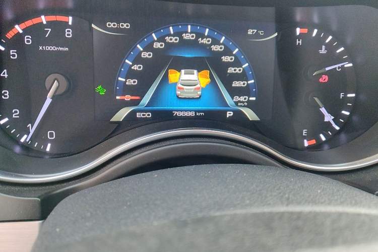 Used Haval H8 2017 2.0T Gasoline 4x4 Smart Enjoyment Version Odometer Close Up
