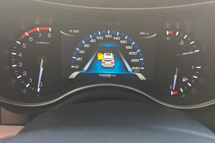 Used Haval H8 2017 2.0T Gasoline 4x4 Smart Enjoyment Version Odometer Close Up