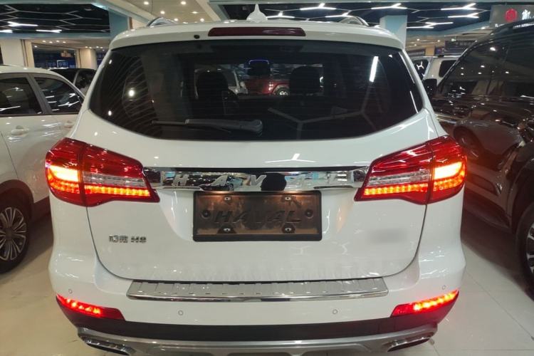 Used Haval H8 2017 2.0T Gasoline Two-Wheel Drive Enjoyment Version Rear
