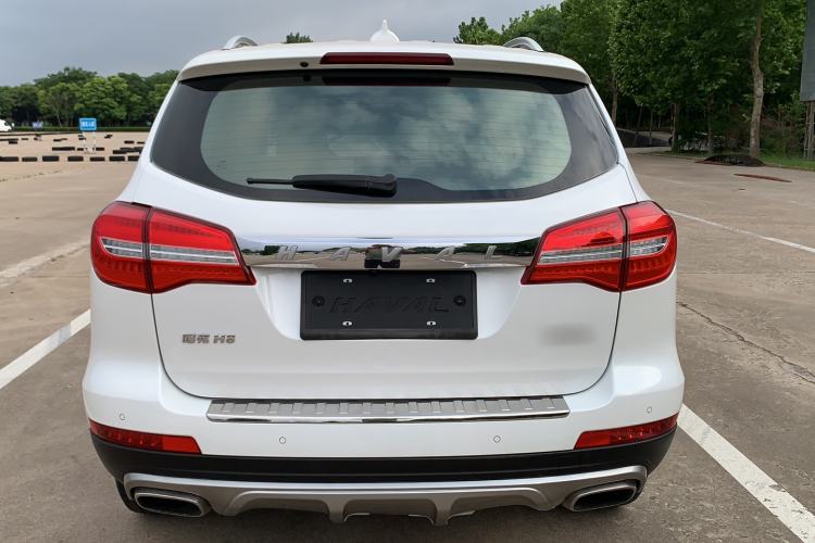 Used Haval H8 2017 2.0T Gasoline Two-Wheel Drive Enjoyment Version Rear