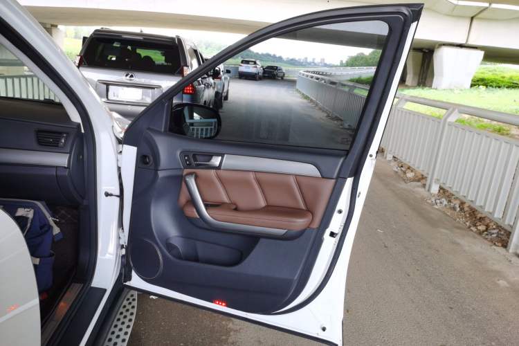 Used Haval H8 2017 2.0T Gasoline 4x4 Enjoyment Model Right Front Door Interior