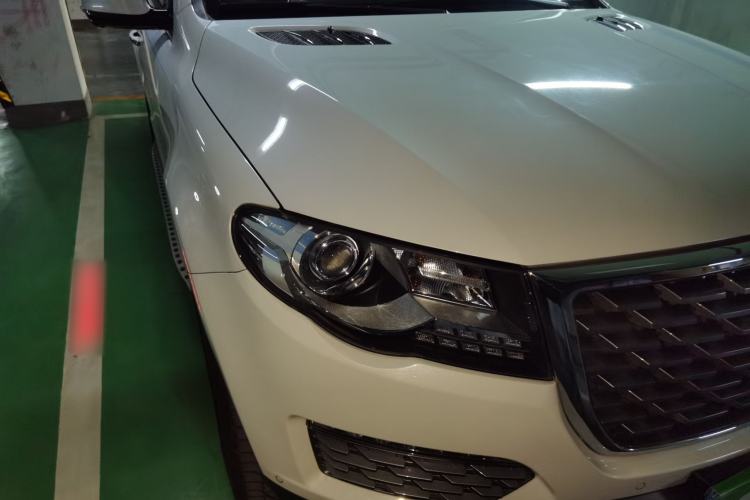 Used Haval H8 2017 2.0T Gasoline Two-Wheel Drive Smart Edition Right Front Headlight