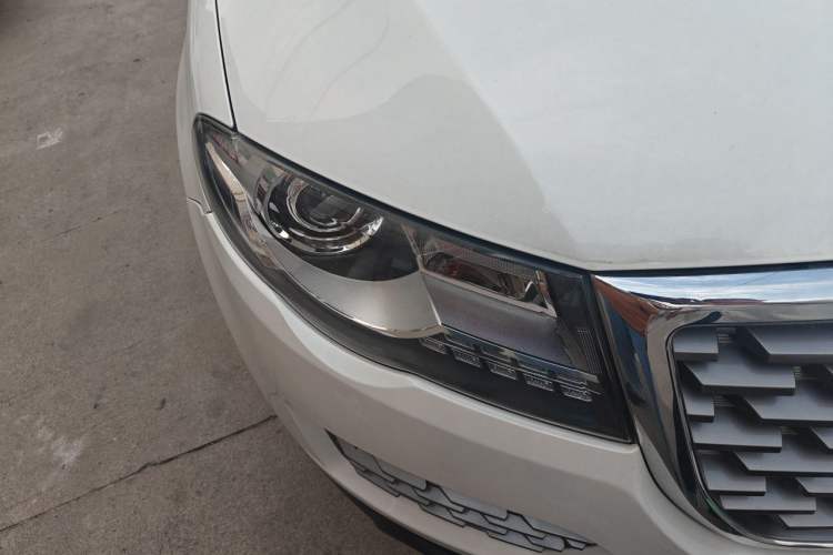 Used Haval H8 2017 2.0T Gasoline 4x4 Smart Enjoyment Version Right Front Headlight