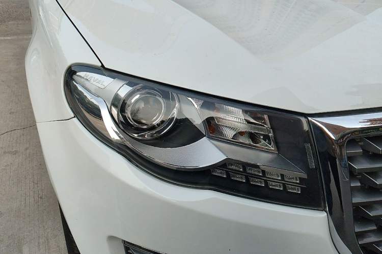 Used Haval H8 2017 2.0T Gasoline 4x4 Smart Enjoyment Version Right Front Headlight