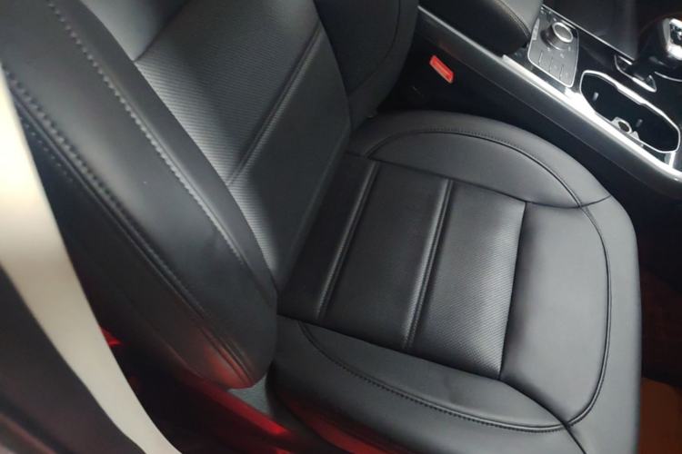 Used Haval H8 2017 2.0T Gasoline 4x4 Smart Enjoyment Version Right Front Seat