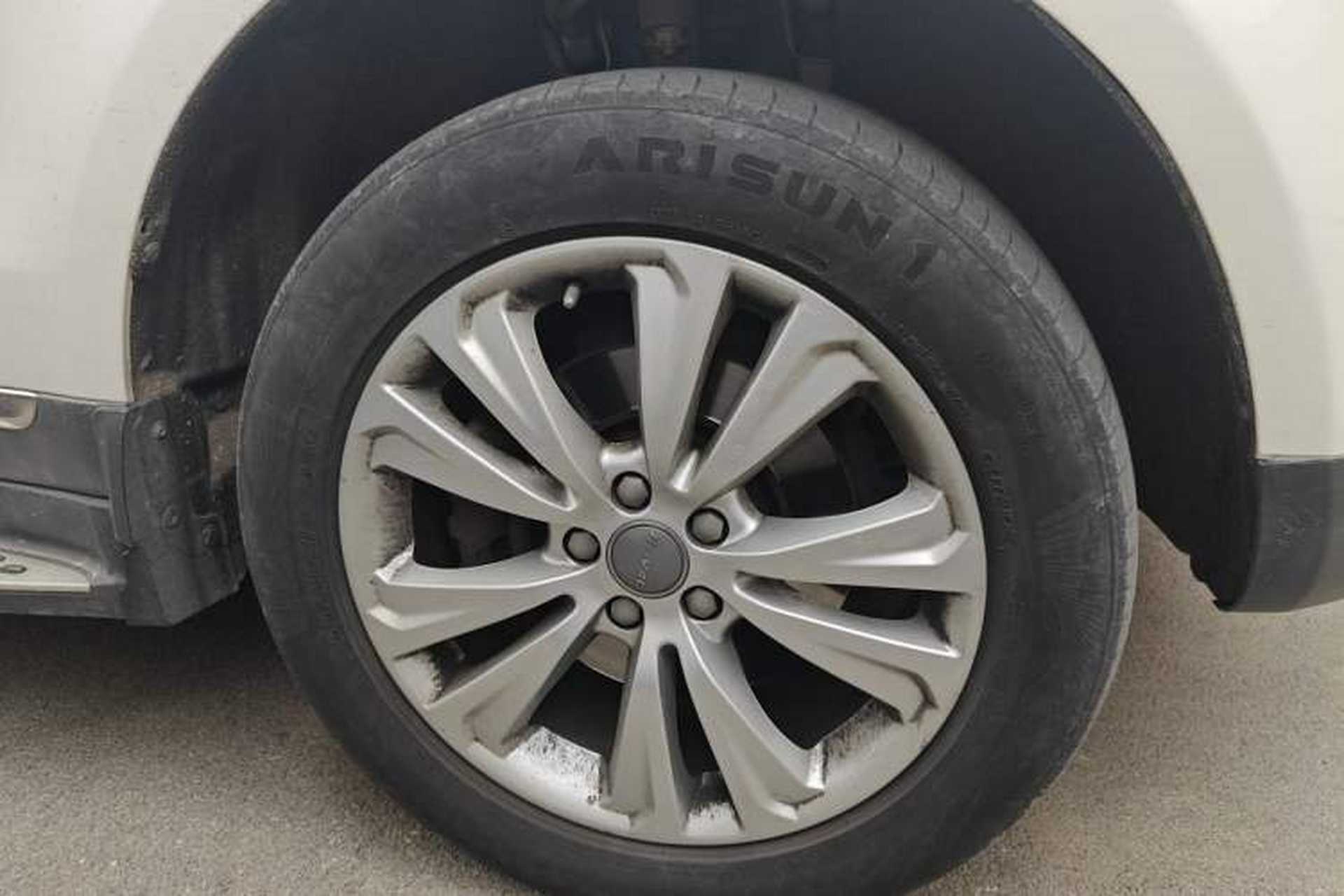 Used Haval H8 2017 2.0T Gasoline Two-Wheel Drive Smart Edition Right Front Wheel Hub