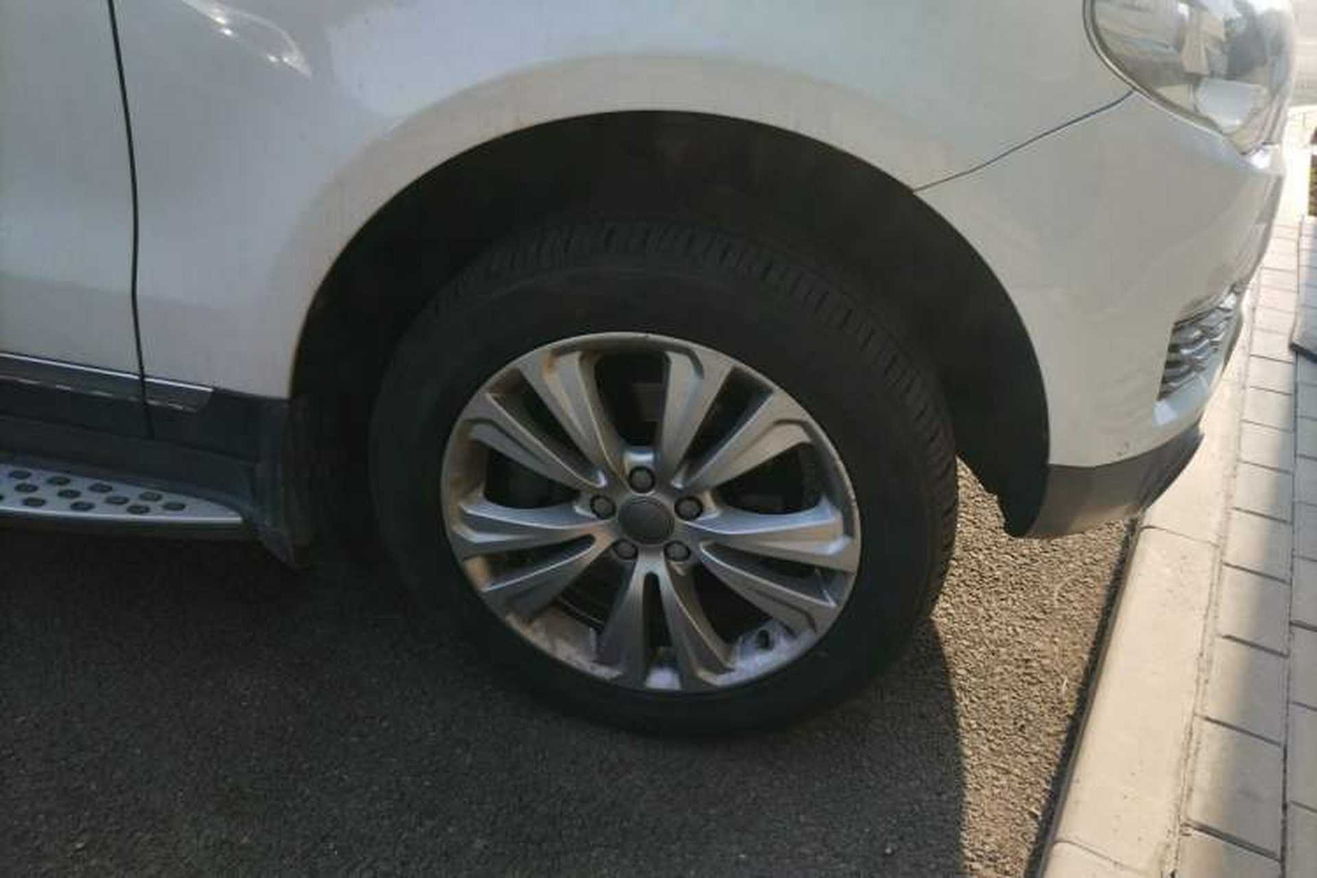 Used Haval H8 2017 2.0T Gasoline 4x4 Smart Enjoyment Version Right Front Wheel Hub