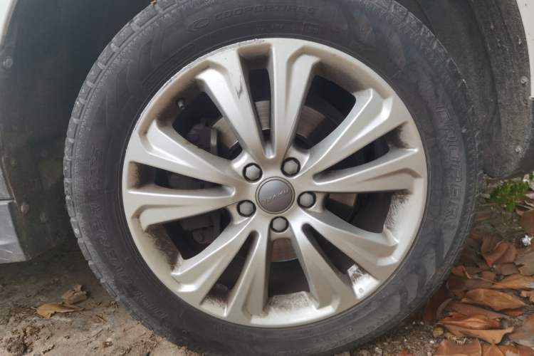 Used Haval H8 2017 2.0T Gasoline 4x4 Smart Enjoyment Version Right Front Wheel Hub