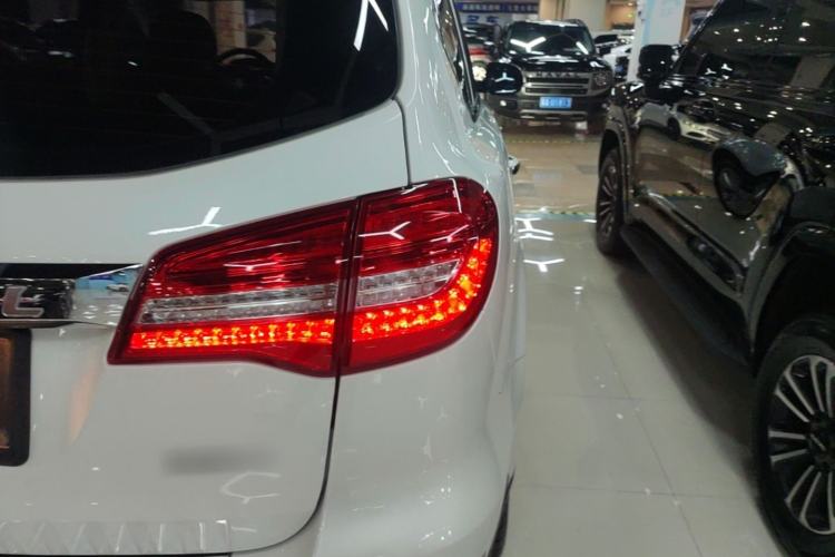 Used Haval H8 2017 2.0T Gasoline Two-Wheel Drive Enjoyment Version Right Rear Taillight