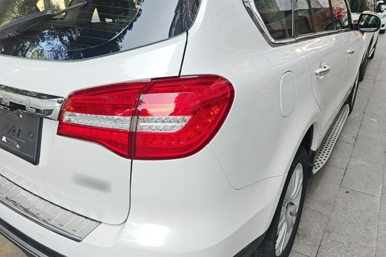 Used Haval H8 2017 2.0T Gasoline Two-Wheel Drive Enjoyment Version Right Rear Taillight
