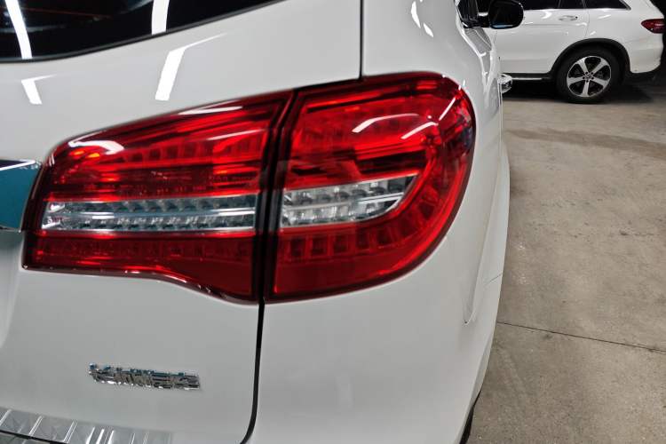 Used Haval H8 2017 2.0T Gasoline Two-Wheel Drive Smart Edition Right Rear Taillight