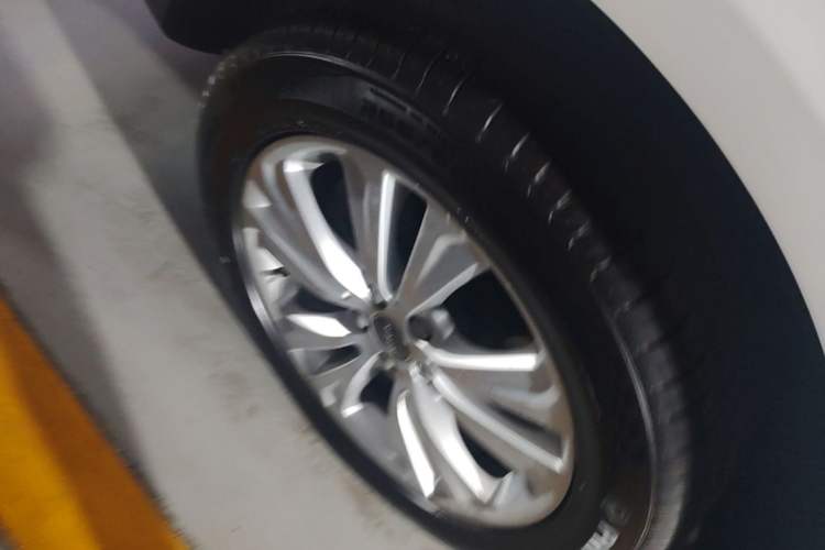 Used Haval H8 2017 2.0T Gasoline 4x4 Smart Enjoyment Version Right Rear Wheel Hub