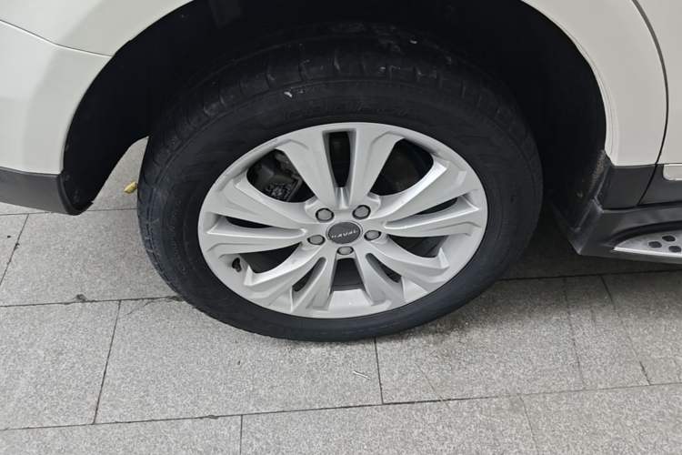 Used Haval H8 2017 2.0T Gasoline Two-Wheel Drive Enjoyment Version Right Rear Wheel Hub