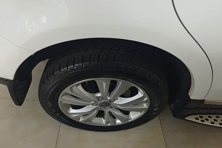 Used Haval H8 2017 2.0T Gasoline Two-Wheel Drive Smart Edition Right Rear Wheel Hub