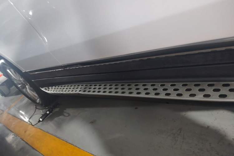 Used Haval H8 2017 2.0T Gasoline 4x4 Smart Enjoyment Version Right Side Sill