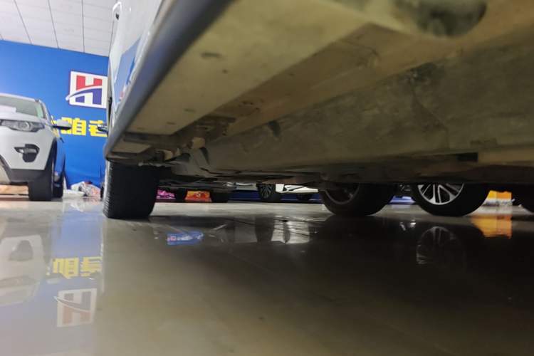 Used Haval H8 2017 2.0T Gasoline Two-Wheel Drive Smart Edition Right Side Sill