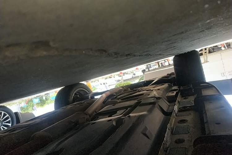 Used Haval H8 2017 2.0T Gasoline Two-Wheel Drive Enjoyment Version Right Side Sill