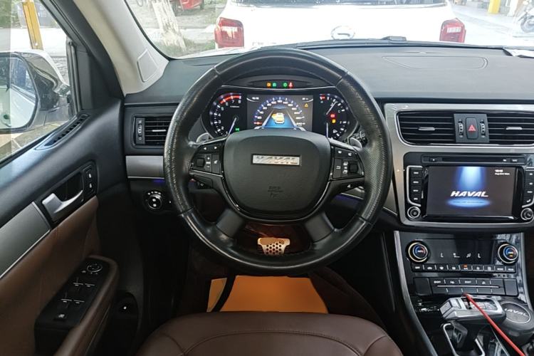 Used Haval H8 2017 2.0T Gasoline Two-Wheel Drive Enjoyment Version Steering Wheel