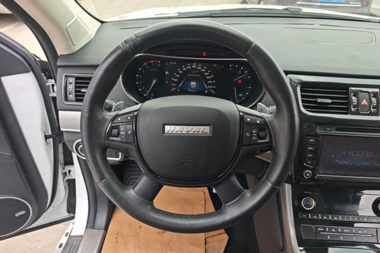 Used Haval H8 2017 2.0T Gasoline Two-Wheel Drive Smart Edition Steering Wheel