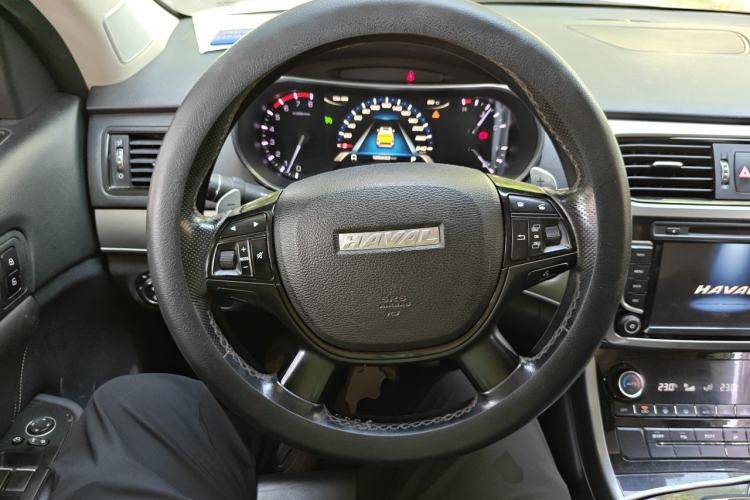 Used Haval H8 2017 2.0T Gasoline Two-Wheel Drive Enjoyment Version Steering Wheel