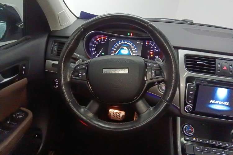 Used Haval H8 2017 2.0T Gasoline Two-Wheel Drive Enjoyment Version Steering Wheel