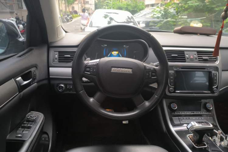 Used Haval H8 2017 2.0T Gasoline Two-Wheel Drive Smart Edition Steering Wheel