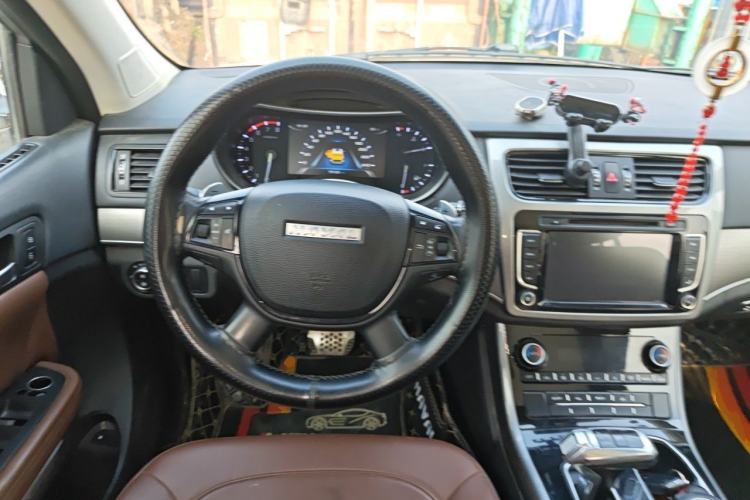 Used Haval H8 2017 2.0T Gasoline Two-Wheel Drive Enjoyment Version Steering Wheel