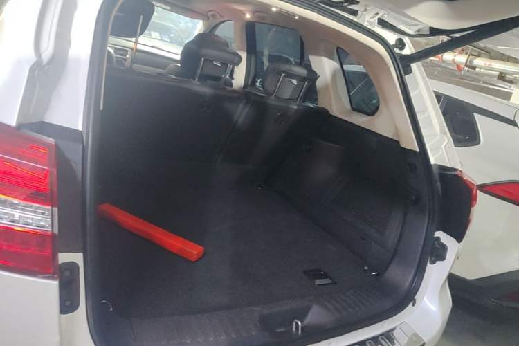 Used Haval H8 2017 2.0T Gasoline 4x4 Smart Enjoyment Version Trunk