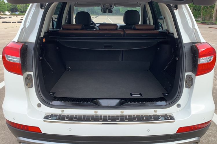 Used Haval H8 2017 2.0T Gasoline Two-Wheel Drive Enjoyment Version Trunk