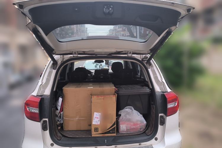 Used Haval H8 2017 2.0T Gasoline Two-Wheel Drive Smart Edition Trunk