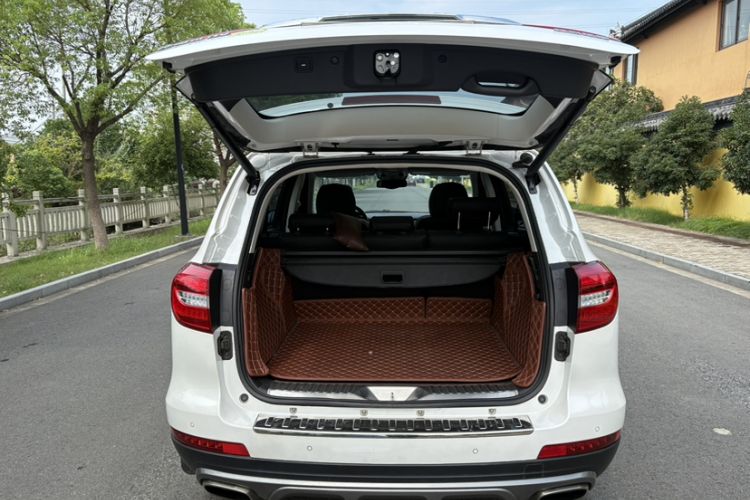 Used Haval H8 2017 2.0T Gasoline Two-Wheel Drive Smart Edition Trunk
