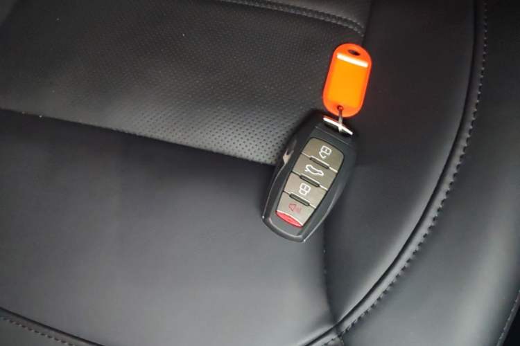 Used Haval H8 2017 2.0T Gasoline 4x4 Smart Enjoyment Version Vehicle Key