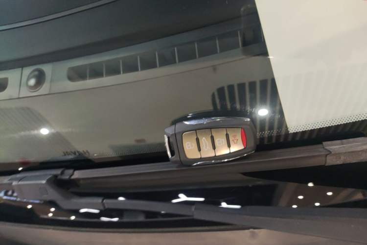 Used Haval H8 2017 2.0T Gasoline Two-Wheel Drive Enjoyment Version Vehicle Key