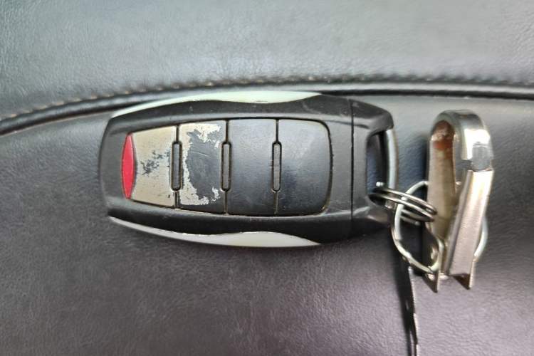 Used Haval H8 2017 2.0T Gasoline Two-Wheel Drive Enjoyment Version Vehicle Key