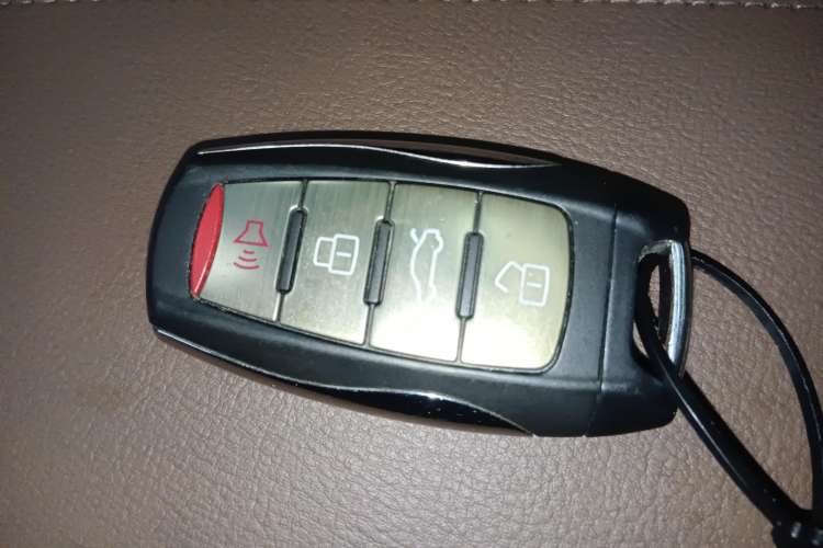 Used Haval H8 2017 2.0T Gasoline Two-Wheel Drive Enjoyment Version Vehicle Key