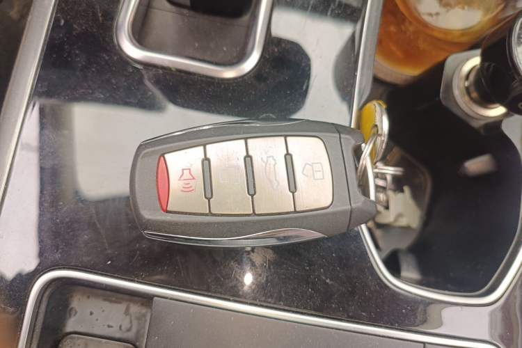 Used Haval H8 2017 2.0T Gasoline Two-Wheel Drive Smart Edition Vehicle Key