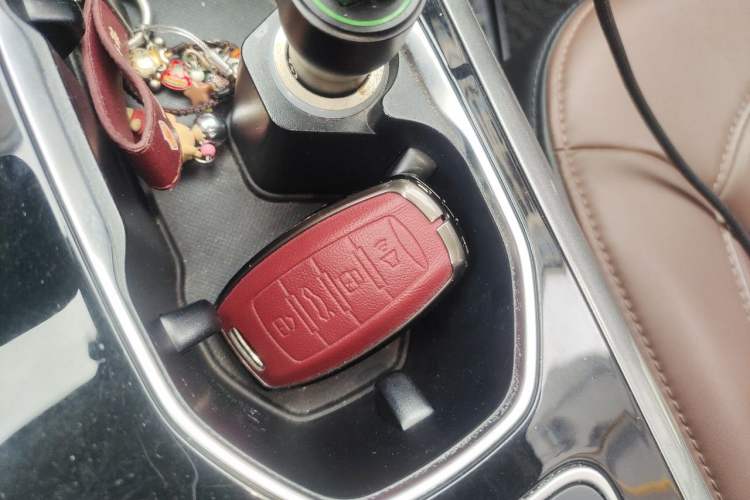 Used Haval H8 2017 2.0T Gasoline Two-Wheel Drive Smart Edition Vehicle Key
