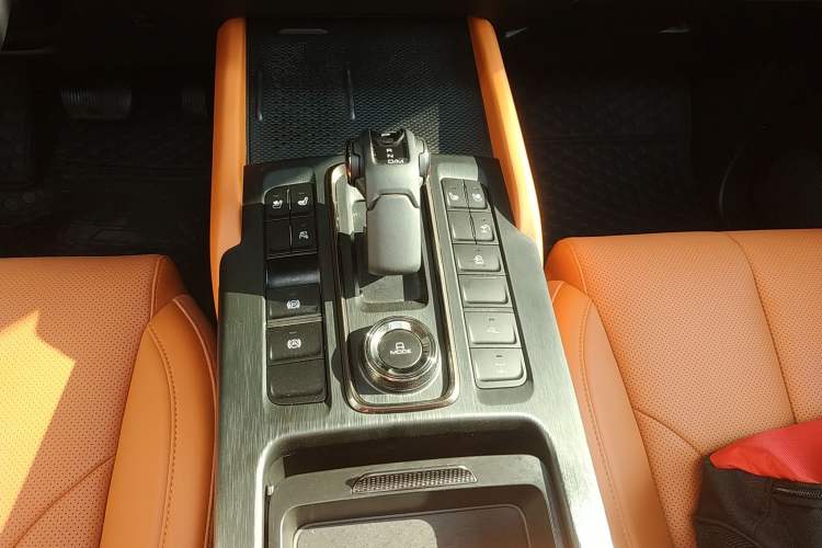 Used Haval H9 2024 2.4T Diesel 4x4 Extreme Edition Gear Lever