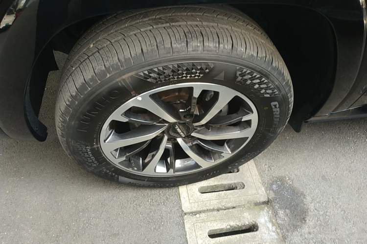 Used Haval H9 2024 2.4T Diesel 4x4 Extreme Edition Left Front Wheel Hub