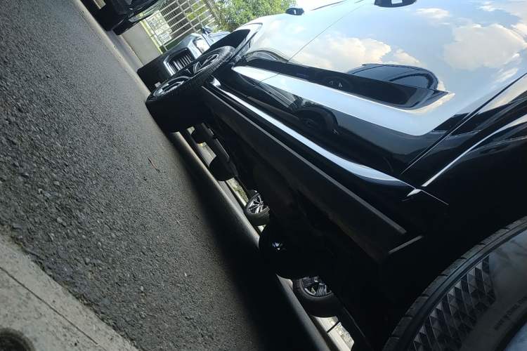 Used Haval H9 2024 2.4T Diesel 4x4 Extreme Edition Right Side Sill