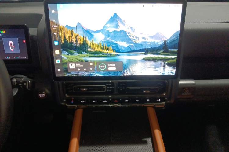 Used Haval H9 2024 2.0T Gasoline All-Wheel-Drive Extreme Edition Audio And AC Panel